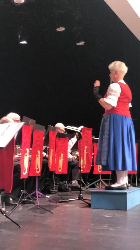 e0e903b8-69b0-4c5c-af47-43c9d4fcf810